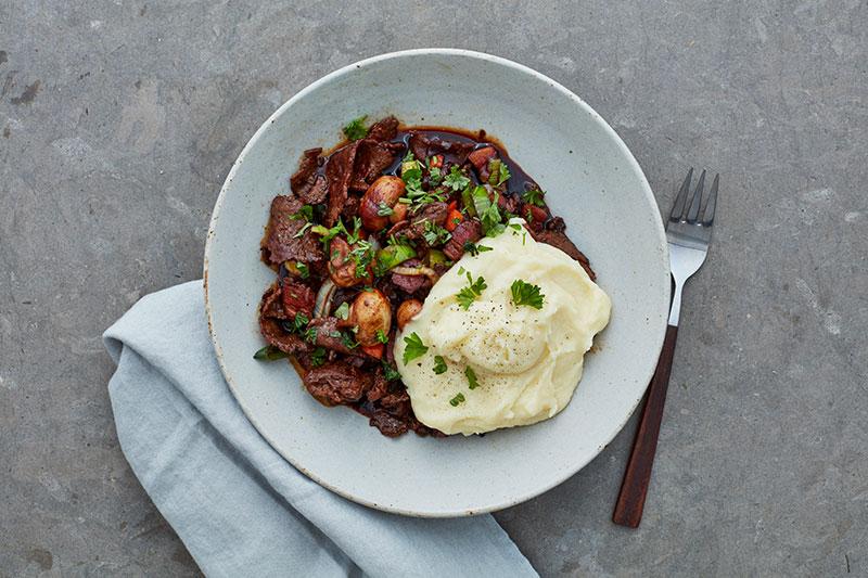 Rich sautéed red deer stew - Lapin Liha